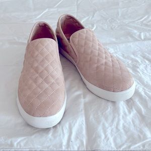 Soda Brand, Blush Pink Quilted Sneaker, Size 8.5, Good condition